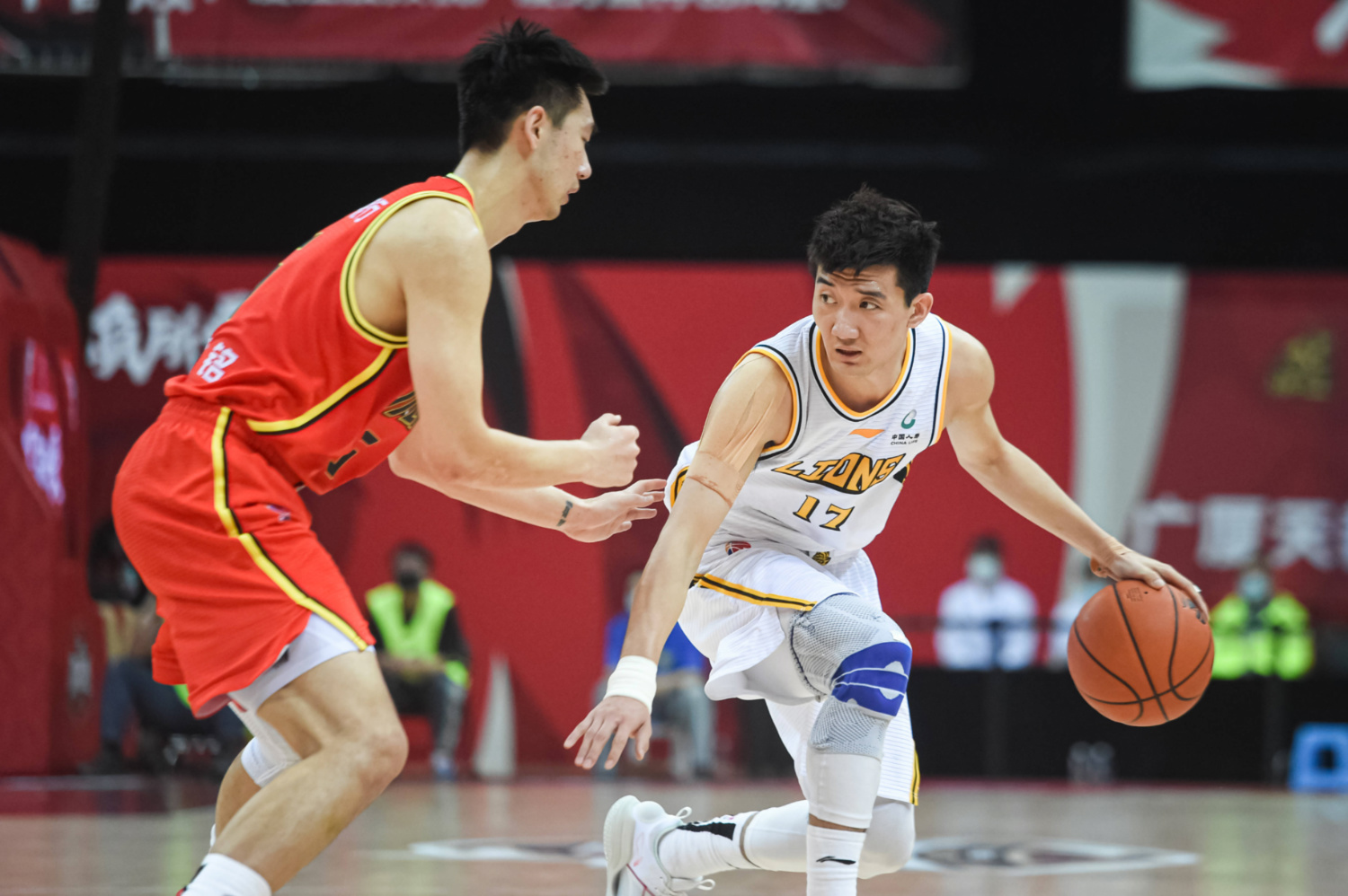 关于孙铭徽手感滚烫，带领达拉斯独行侠大胜广州队，赛后一句话霸气侧漏的信息